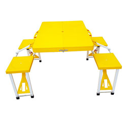 میز و صندلی همسفر زرد